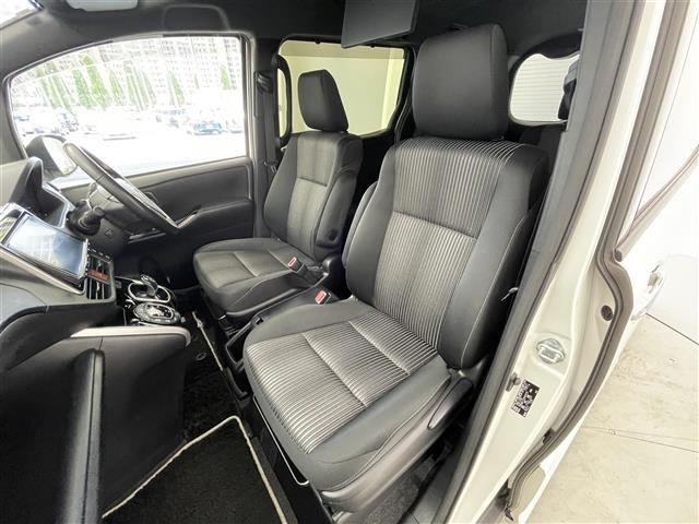 ヴォクシー ハイブリッドＺＳ　煌　禁煙車　純正９型ナビ　後席モニター　Ｂｌｕｅｔｏｏｔｈ　Ｄｉｓｃ　クルコン　バックカメラ　衝突被害軽減ブレーキ　両側パワースライドドア　先行者発進アラート（28枚目）