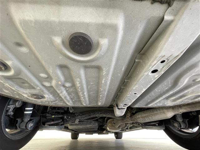 ヴォクシー ハイブリッドＺＳ　煌　禁煙車　純正９型ナビ　後席モニター　Ｂｌｕｅｔｏｏｔｈ　Ｄｉｓｃ　クルコン　バックカメラ　衝突被害軽減ブレーキ　両側パワースライドドア　先行者発進アラート（43枚目）