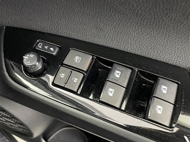 プリウス Ｓセーフティプラス　純正ナビ　フルセグＴＶ　Ｂｌｕｅｔｏｏｔｈ　ＣＤ　バックカメラ　ＥＴＣ　衝突軽減ブレーキ　オートハイビーム　パーキングアシスト　レーンキープアシスト　レーダークルーズコントロール　オートリトラミラー（15枚目）