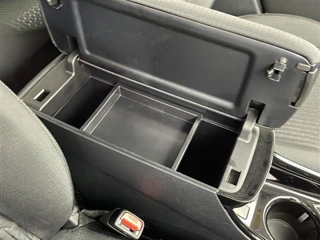 プリウス Ｓセーフティプラス　純正ナビ　フルセグＴＶ　Ｂｌｕｅｔｏｏｔｈ　ＣＤ　バックカメラ　ＥＴＣ　衝突軽減ブレーキ　オートハイビーム　パーキングアシスト　レーンキープアシスト　レーダークルーズコントロール　オートリトラミラー（21枚目）