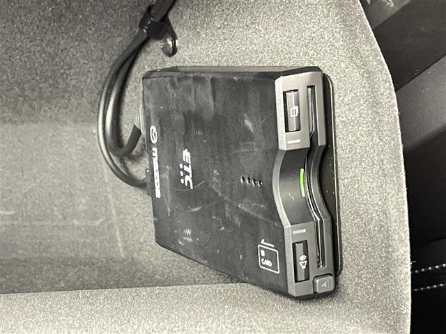 ＣＸ－８ ＸＤ　スポーツアピアランス　禁煙　純正１０．２５型ディスプレイ　６人乗り　サンルーフ　ＢＯＳＥサウンド　全方位カメラ　ルーフレール　パワーバックドア　レッドレザーシート　革シート　パワーシート　シートエアコン　衝突軽減ブレーキ（9枚目）