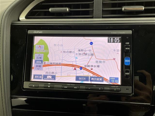 シャトル ハイブリッドＸ　禁煙　純正７型メモリーナビ　ＬＥＤライト　バックカメラ　ＥＴＣ　クルーズコントロール　パドルシフト　　電動格納ミラー　ステアリングスイッチ　ドアバイザー　ハーフレザーシート（3枚目）