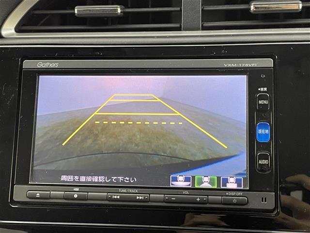 シャトル ハイブリッドＸ　禁煙　純正７型メモリーナビ　ＬＥＤライト　バックカメラ　ＥＴＣ　クルーズコントロール　パドルシフト　　電動格納ミラー　ステアリングスイッチ　ドアバイザー　ハーフレザーシート（4枚目）