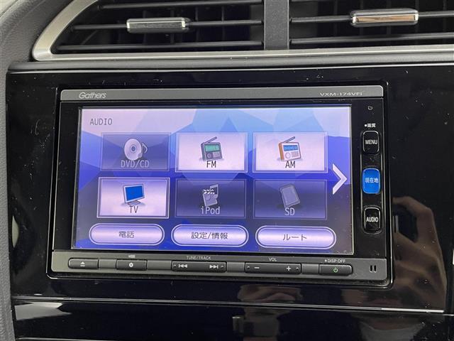 シャトル ハイブリッドＸ　禁煙　純正７型メモリーナビ　ＬＥＤライト　バックカメラ　ＥＴＣ　クルーズコントロール　パドルシフト　　電動格納ミラー　ステアリングスイッチ　ドアバイザー　ハーフレザーシート（5枚目）