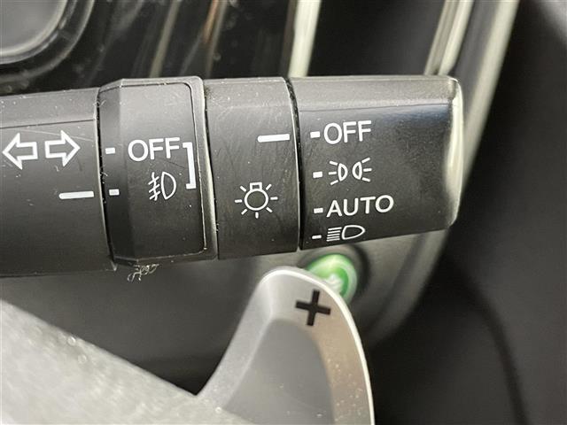 シャトル ハイブリッドＸ　禁煙　純正７型メモリーナビ　ＬＥＤライト　バックカメラ　ＥＴＣ　クルーズコントロール　パドルシフト　　電動格納ミラー　ステアリングスイッチ　ドアバイザー　ハーフレザーシート（21枚目）
