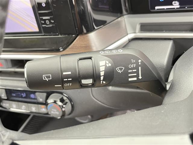 オーラ Ｇ　レザーエディション　禁煙　セーフティアシスト　純正９インチナビ　アラウンドビューモニター　ＬＥＤオートライト　純正フロアマット　シートヒーター　レザーシート　純正１７インチアルミホイール　ＵＳＢ　ＬＥＤ　スマートキー（14枚目）