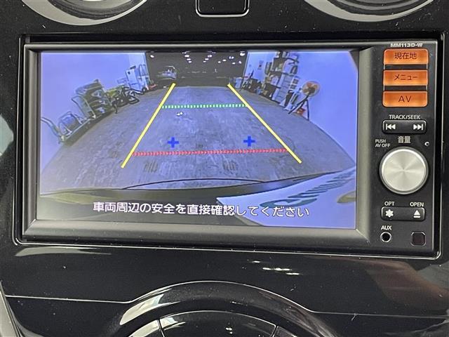 ノート Ｘ　ＤＩＧ－Ｓ　禁煙　純正７インチＳＤナビ　ＣＤ　ＡＵＸ　ＳＤ　フルセグ　バックカメラ　純正フロアマット　ドアバイザー　アイドリングストップ　ヘッドライトレベライザー　プッシュスタート　スマートキー　ＥＴＣ（4枚目）