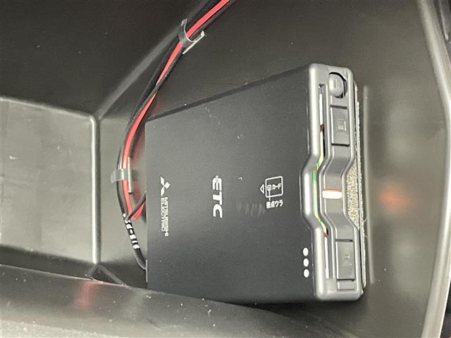 ＣＸ－８ ２５Ｓ　ブラックトーンエディション　禁煙　１０型ナビ　Ｂｌｕｅｔｏｏｔｈ　フルセグ　全方位カメラ　ハーフレザーシート　前席パワーシート　前席シートヒーター　パーキングスイッチ　ブレーキホールド　スマートキー　ＬＥＤオートライト　ＥＴＣ（10枚目）