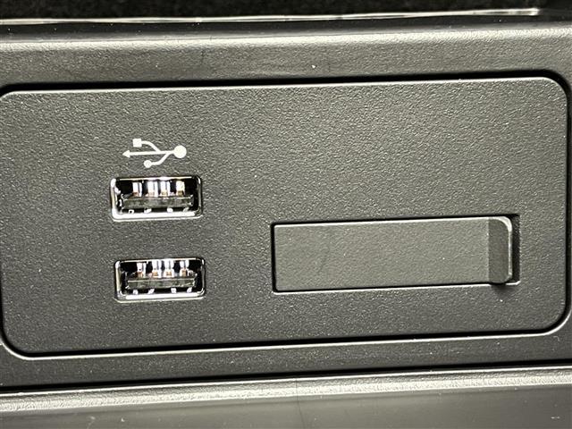 ＣＸ－８ ２５Ｓ　ブラックトーンエディション　禁煙　１０型ナビ　Ｂｌｕｅｔｏｏｔｈ　フルセグ　全方位カメラ　ハーフレザーシート　前席パワーシート　前席シートヒーター　パーキングスイッチ　ブレーキホールド　スマートキー　ＬＥＤオートライト　ＥＴＣ（13枚目）
