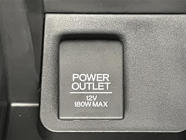 フィットハイブリッド Ｆ　ワンオーナー　純正ＳＤナビ　ＣＤ　ＤＶＤ　Ｂｌｕｅｔｏｏｔｈ　バックカメラ　オートエアコン　オートライト　前後ドライブレコーダー　アイドリングストップ　革巻きステアリング　ステアリングスイッチ　ＥＴＣ（12枚目）