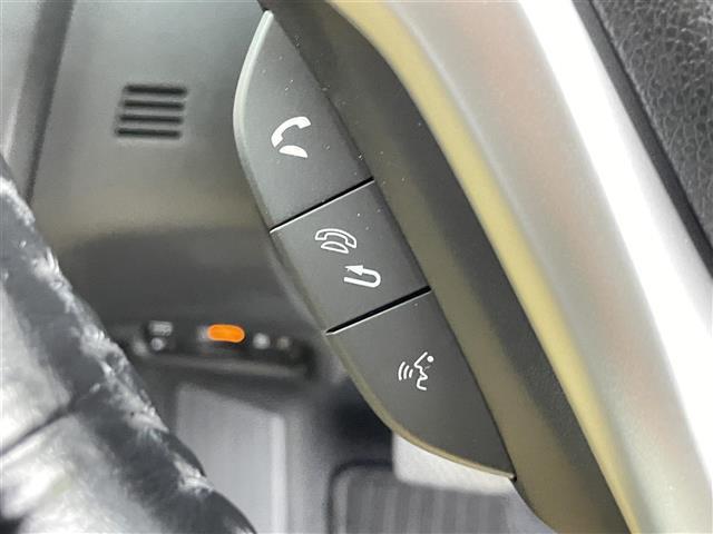 フィットハイブリッド Ｆ　ワンオーナー　純正ＳＤナビ　ＣＤ　ＤＶＤ　Ｂｌｕｅｔｏｏｔｈ　バックカメラ　オートエアコン　オートライト　前後ドライブレコーダー　アイドリングストップ　革巻きステアリング　ステアリングスイッチ　ＥＴＣ（16枚目）