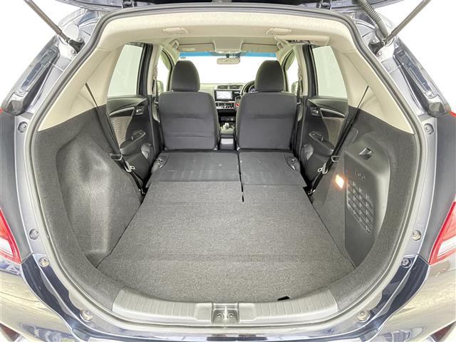 フィットハイブリッド Ｆ　ワンオーナー　純正ＳＤナビ　ＣＤ　ＤＶＤ　Ｂｌｕｅｔｏｏｔｈ　バックカメラ　オートエアコン　オートライト　前後ドライブレコーダー　アイドリングストップ　革巻きステアリング　ステアリングスイッチ　ＥＴＣ（30枚目）