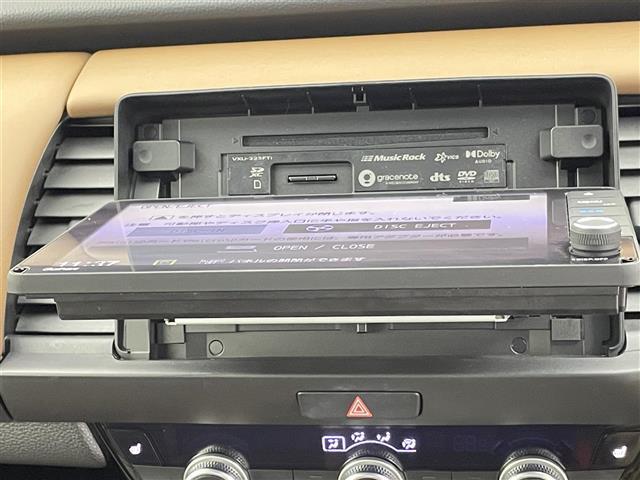 フィット e:HEVリュクス 禁煙 ホンダセンシング 純正9型ナビ バックカメラ シートヒーター ステアリングヒーター ワイヤレス充電 コーナーセンサー ETC キルティングパーフォレーション本革シート 本革巻ステアリングホイール(6枚目)