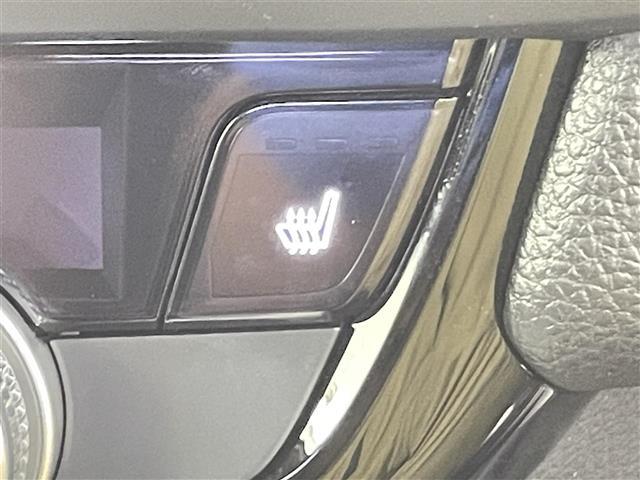 フィット e:HEVリュクス 禁煙 ホンダセンシング 純正9型ナビ バックカメラ シートヒーター ステアリングヒーター ワイヤレス充電 コーナーセンサー ETC キルティングパーフォレーション本革シート 本革巻ステアリングホイール(14枚目)