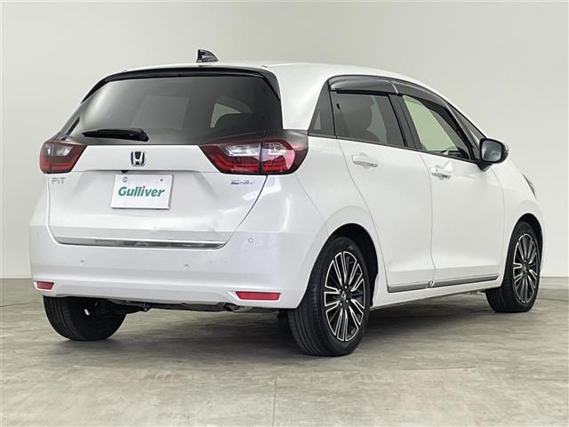 フィット e:HEVリュクス 禁煙 ホンダセンシング 純正9型ナビ バックカメラ シートヒーター ステアリングヒーター ワイヤレス充電 コーナーセンサー ETC キルティングパーフォレーション本革シート 本革巻ステアリングホイール(39枚目)