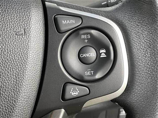 フリード+ G・ホンダセンシング 禁煙車 両側パワースライド ビルトインETC バックカメラ スマートキー&プッシュスタート 革巻きステアリングステアリングスイッチ 純正15インチアルミホイール LEDヘッドライト(18枚目)