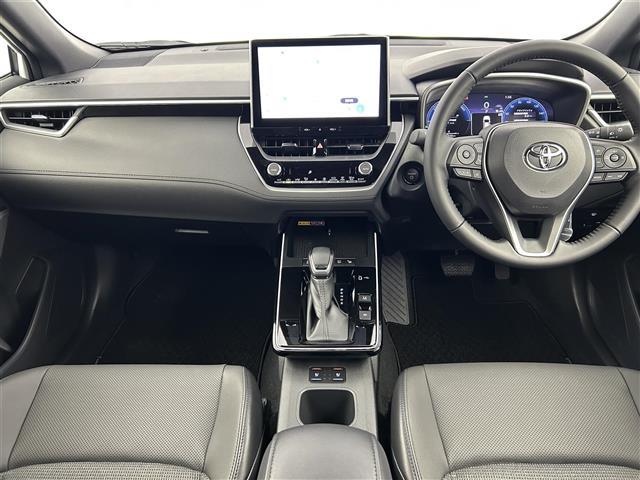 カローラクロス ハイブリッド Z 登録済未使用車 ブラインドスポットモニター トヨタセーフティセンス パノラマルーフ 純正10.5インチナビ パノラミックビューモニター パワーバックドア ワイヤレス充電 デジタルインナーミラー(2枚目)