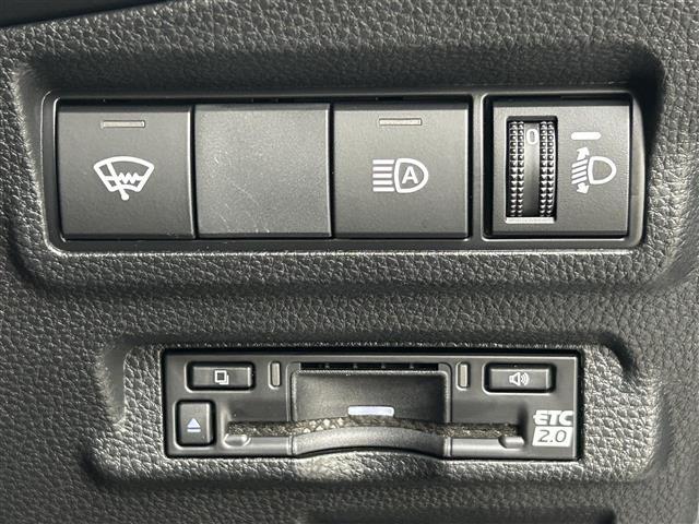 カローラクロス ハイブリッド Z 登録済未使用車 ブラインドスポットモニター トヨタセーフティセンス パノラマルーフ 純正10.5インチナビ パノラミックビューモニター パワーバックドア ワイヤレス充電 デジタルインナーミラー(10枚目)