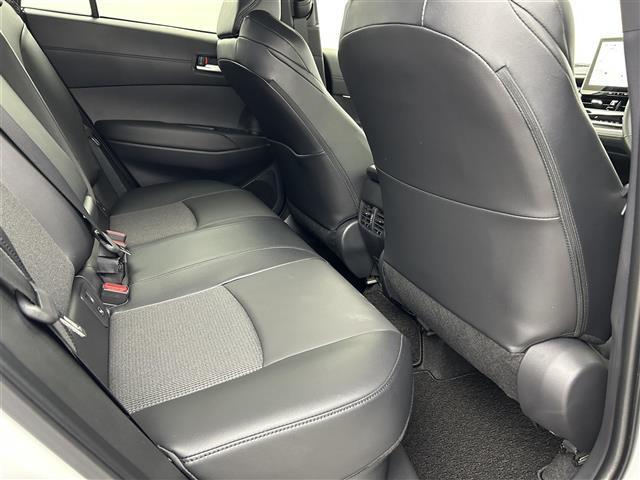 カローラクロス ハイブリッド Z 登録済未使用車 ブラインドスポットモニター トヨタセーフティセンス パノラマルーフ 純正10.5インチナビ パノラミックビューモニター パワーバックドア ワイヤレス充電 デジタルインナーミラー(28枚目)