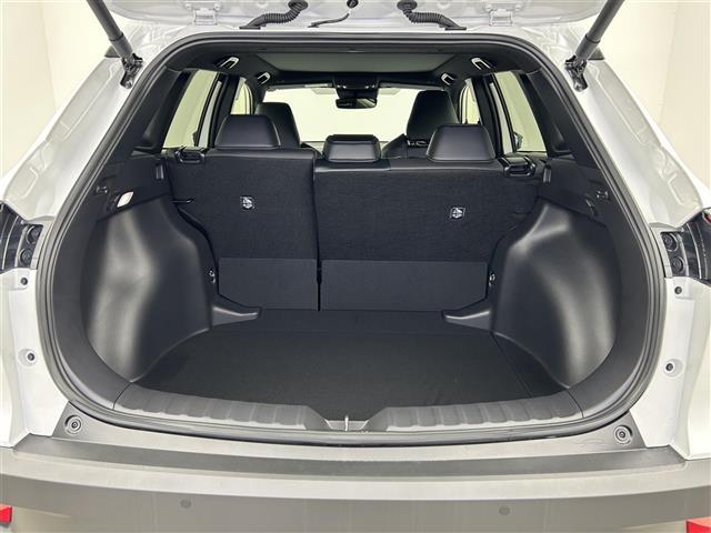 カローラクロス ハイブリッド Z 登録済未使用車 ブラインドスポットモニター トヨタセーフティセンス パノラマルーフ 純正10.5インチナビ パノラミックビューモニター パワーバックドア ワイヤレス充電 デジタルインナーミラー(30枚目)