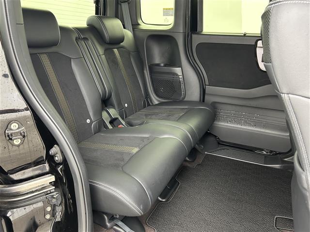 N-BOXカスタム G・Lターボホンダセンシング 禁煙車 純正メモリナビ フルセグTV 両側パワースライドドア バックカメラ ビルトインETC パドルシフト プッシュスタート&スマートキー 革巻きステアリング ステアリングスイッチ スマートキー(26枚目)