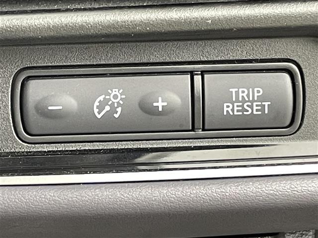 セレナ e-パワー ハイウェイスターV 禁煙車 エマージェンシーブレーキ レーンキープアシスト プロパイロット ブラインドスポットモニター 純正10型メモリビ 両側パワースライドドア アラウンドビューモニター ETC 電子パーキング(10枚目)