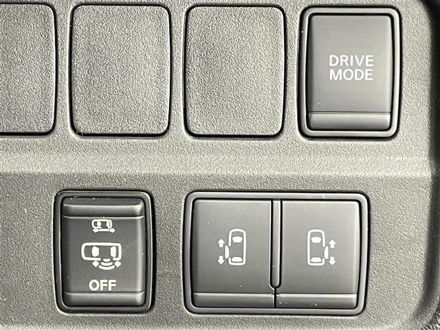 セレナ e-パワー ハイウェイスターV 禁煙車 エマージェンシーブレーキ レーンキープアシスト プロパイロット ブラインドスポットモニター 純正10型メモリビ 両側パワースライドドア アラウンドビューモニター ETC 電子パーキング(11枚目)