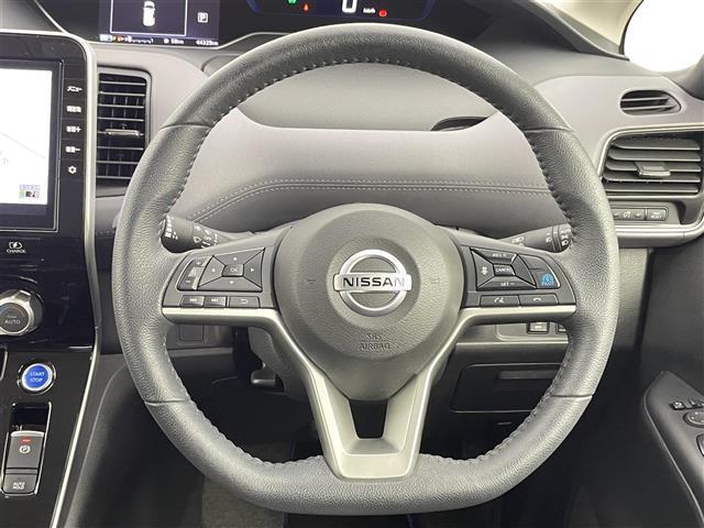 セレナ e-パワー ハイウェイスターV 禁煙車 エマージェンシーブレーキ レーンキープアシスト プロパイロット ブラインドスポットモニター 純正10型メモリビ 両側パワースライドドア アラウンドビューモニター ETC 電子パーキング(13枚目)