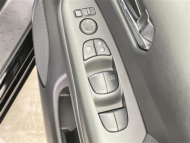 セレナ ハイウェイスター 禁煙車 純正9インチメモリナビ 純正フリップダウンモニター 両側パワースライドドア アラウンドビューモニター エマージェンシーブレーキ レーンキープアシスト プロパイロット コーナーセンサー(21枚目)