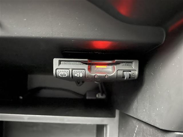 ノート X 禁煙 純正7型メモリーナビ ETC 衝突軽減ブレーキ 電動格納サイドミラー ハロゲンライト スペアタイヤ ISOFIX シートリフター ウィンカーミラー レーンアシスト ドアバイザー スマートキー(5枚目)