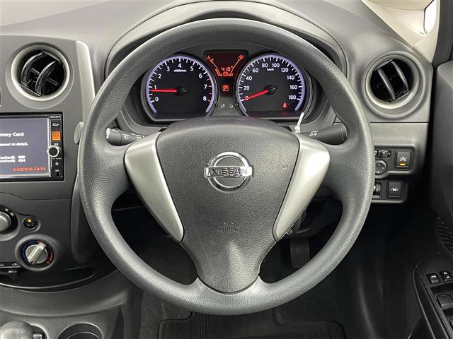 ノート X 禁煙 純正7型メモリーナビ ETC 衝突軽減ブレーキ 電動格納サイドミラー ハロゲンライト スペアタイヤ ISOFIX シートリフター ウィンカーミラー レーンアシスト ドアバイザー スマートキー(10枚目)