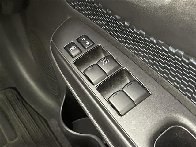 ノート X 禁煙 純正7型メモリーナビ ETC 衝突軽減ブレーキ 電動格納サイドミラー ハロゲンライト スペアタイヤ ISOFIX シートリフター ウィンカーミラー レーンアシスト ドアバイザー スマートキー(15枚目)