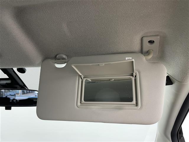 ノート X 禁煙 純正7型メモリーナビ ETC 衝突軽減ブレーキ 電動格納サイドミラー ハロゲンライト スペアタイヤ ISOFIX シートリフター ウィンカーミラー レーンアシスト ドアバイザー スマートキー(20枚目)