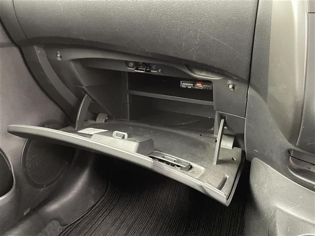 ノート X 禁煙 純正7型メモリーナビ ETC 衝突軽減ブレーキ 電動格納サイドミラー ハロゲンライト スペアタイヤ ISOFIX シートリフター ウィンカーミラー レーンアシスト ドアバイザー スマートキー(22枚目)