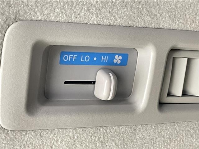 ハイエースバン ロングDX 禁煙車 プリクラッシュセーフティ レーンキープアシスト オートハイビーム 純正メモリナビ フルセグTV アラウンドビューモニター ビルトETC リモコンキー ステアリングスイッチ 電動格納ミラー(8枚目)