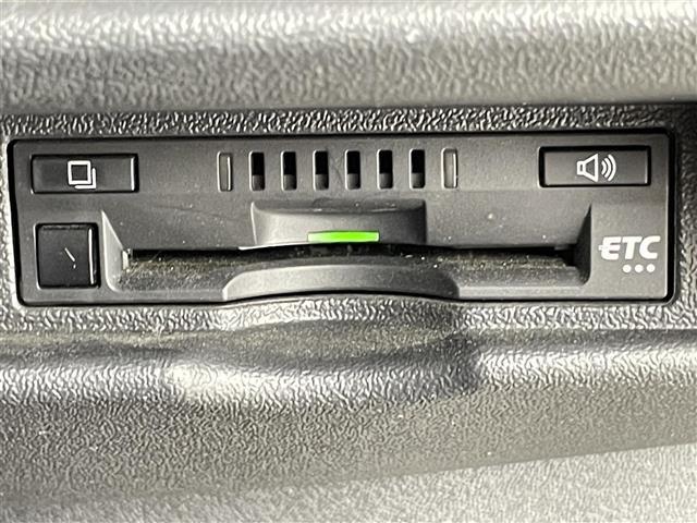 ハイエースバン ロングDX 禁煙車 プリクラッシュセーフティ レーンキープアシスト オートハイビーム 純正メモリナビ フルセグTV アラウンドビューモニター ビルトETC リモコンキー ステアリングスイッチ 電動格納ミラー(9枚目)