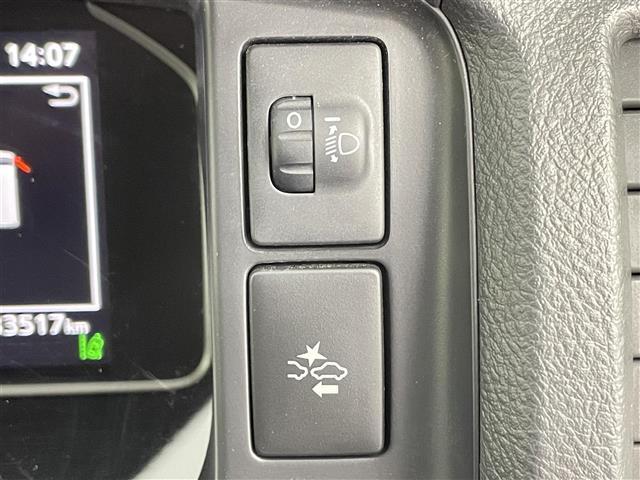 ハイエースバン ロングDX 禁煙車 プリクラッシュセーフティ レーンキープアシスト オートハイビーム 純正メモリナビ フルセグTV アラウンドビューモニター ビルトETC リモコンキー ステアリングスイッチ 電動格納ミラー(12枚目)