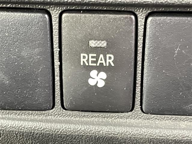 ハイエースバン ロングDX 禁煙車 プリクラッシュセーフティ レーンキープアシスト オートハイビーム 純正メモリナビ フルセグTV アラウンドビューモニター ビルトETC リモコンキー ステアリングスイッチ 電動格納ミラー(13枚目)