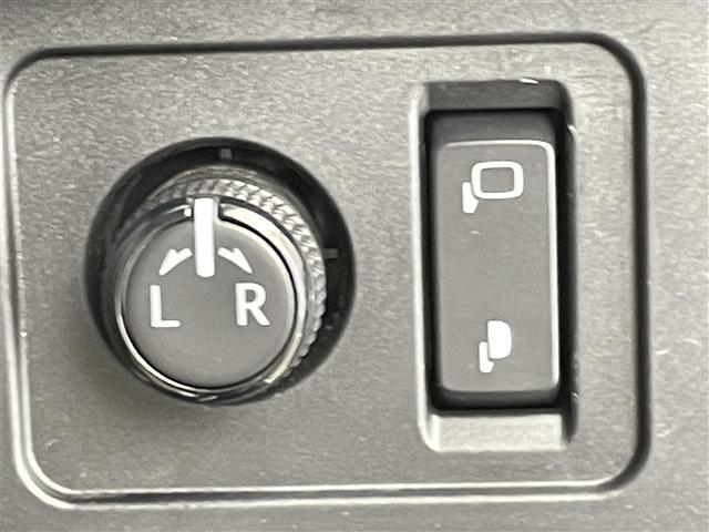 ランドクルーザープラド TX ワンオーナー 4WD Toyota Safety Sense サンルーフ 純正SDナビ CD DVD Bluetooth フルセグ バックカメラ 純正フロアマット 純正17インチAW LED(12枚目)