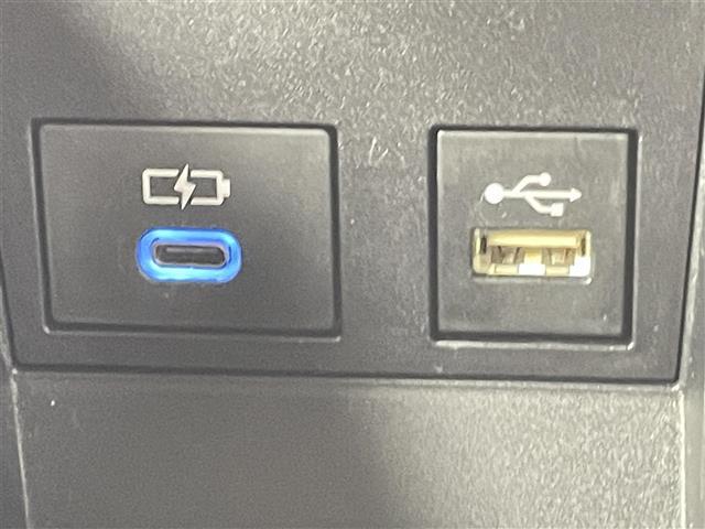 ノア ハイブリッドZ 禁煙 純正10型ナビ 快適利便 両側パワースライド Bluetooth パワーバックドア フルセグTV オートハイビーム ブラインドスポットモニター レーダークルーズコントロール 衝突軽減ブレーキ(12枚目)