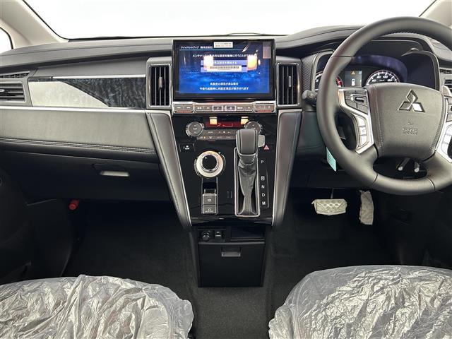 デリカD:5 ブラックエディション 禁煙車 アルパイン11インチナビ フリップダウンモニター HDMI フルセグTV オートステップ シートヒーター 全方位カメラ シートヒーター 両側パワースライドドア レザーシート パドルシフト(2枚目)