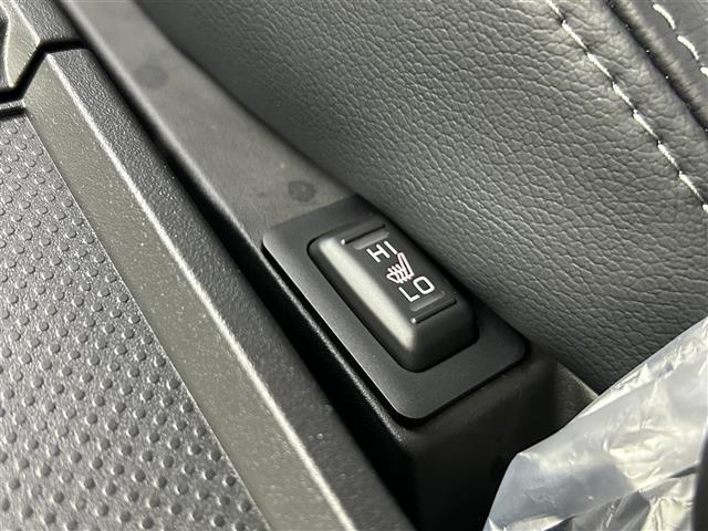 デリカD:5 ブラックエディション 禁煙車 アルパイン11インチナビ フリップダウンモニター HDMI フルセグTV オートステップ シートヒーター 全方位カメラ シートヒーター 両側パワースライドドア レザーシート パドルシフト(14枚目)