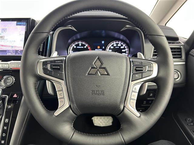 デリカD:5 ブラックエディション 禁煙車 アルパイン11インチナビ フリップダウンモニター HDMI フルセグTV オートステップ シートヒーター 全方位カメラ シートヒーター 両側パワースライドドア レザーシート パドルシフト(16枚目)