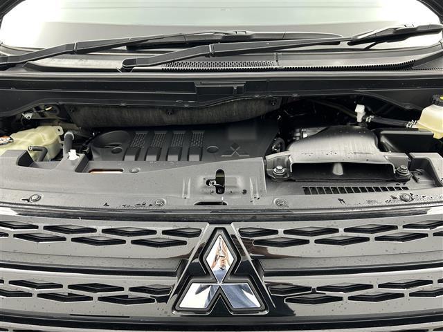 デリカD:5 ブラックエディション 禁煙車 アルパイン11インチナビ フリップダウンモニター HDMI フルセグTV オートステップ シートヒーター 全方位カメラ シートヒーター 両側パワースライドドア レザーシート パドルシフト(42枚目)