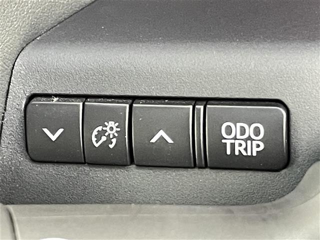 気になる車はすぐにお問い合わせください！画面右側の００６６から始まる無料ダイヤルからお問い合わせ下さい！専門スタッフがお車のご質問にお答えいたします！