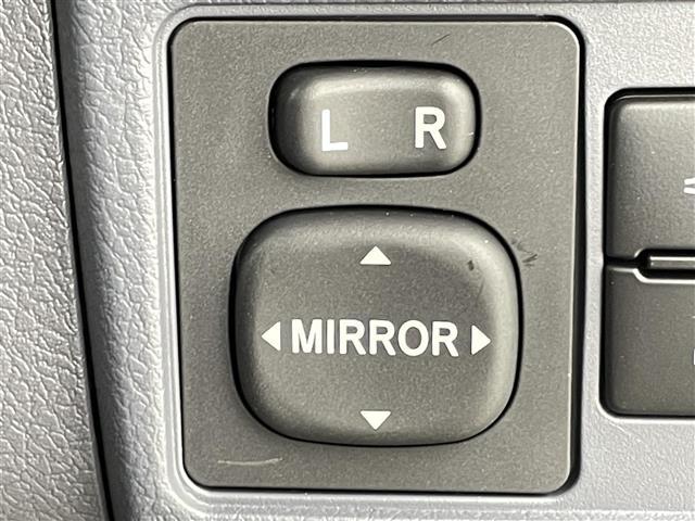 ランドクルーザー70 AX 登録済未使用車 禁煙 バックカメラ クルーズコントロール オートマチックハイビーム ヘッドライトレベライザー USB-C 自動防眩ルームミラー 電動デフロック LEDヘッドライト ダウンヒルアシスト(6枚目)