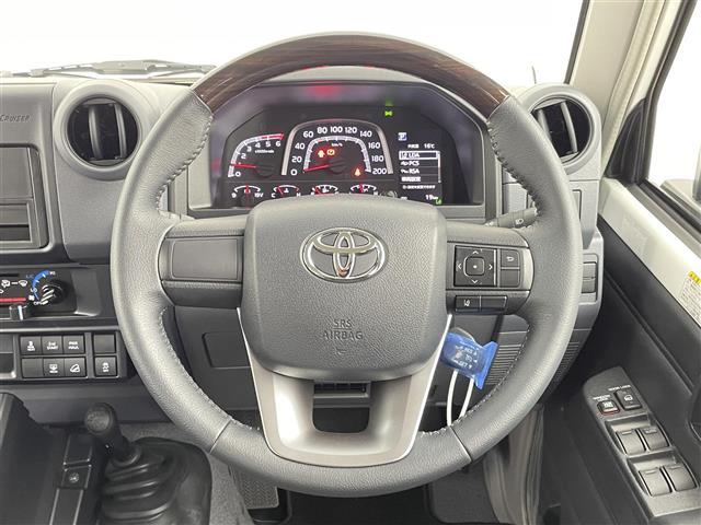 ランドクルーザー70 AX 登録済未使用車 禁煙 バックカメラ クルーズコントロール オートマチックハイビーム ヘッドライトレベライザー USB-C 自動防眩ルームミラー 電動デフロック LEDヘッドライト ダウンヒルアシスト(12枚目)