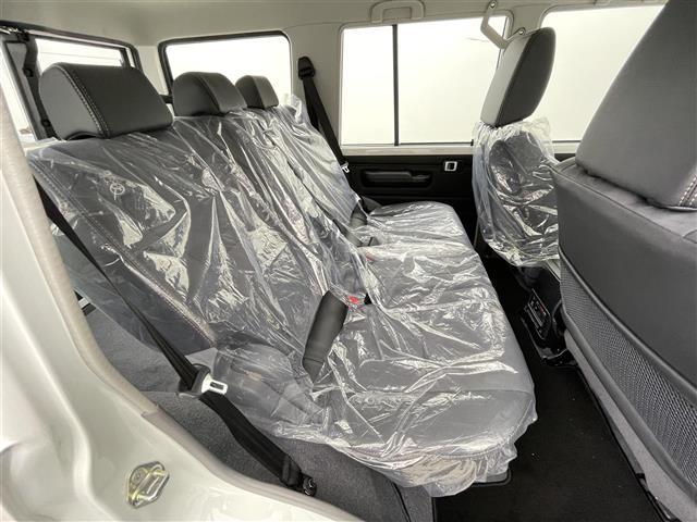 ランドクルーザー70 AX 登録済未使用車 禁煙 バックカメラ クルーズコントロール オートマチックハイビーム ヘッドライトレベライザー USB-C 自動防眩ルームミラー 電動デフロック LEDヘッドライト ダウンヒルアシスト(27枚目)