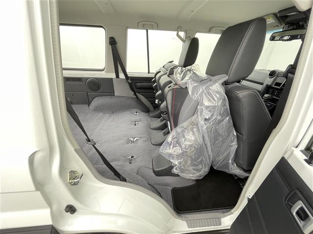 ランドクルーザー70 AX 登録済未使用車 禁煙 バックカメラ クルーズコントロール オートマチックハイビーム ヘッドライトレベライザー USB-C 自動防眩ルームミラー 電動デフロック LEDヘッドライト ダウンヒルアシスト(28枚目)