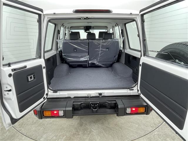 ランドクルーザー70 AX 登録済未使用車 禁煙 バックカメラ クルーズコントロール オートマチックハイビーム ヘッドライトレベライザー USB-C 自動防眩ルームミラー 電動デフロック LEDヘッドライト ダウンヒルアシスト(30枚目)